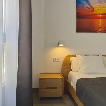 Sagra Hotel *