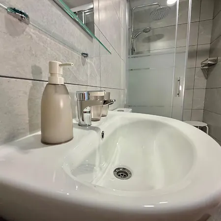 فندق Sagra لقنت